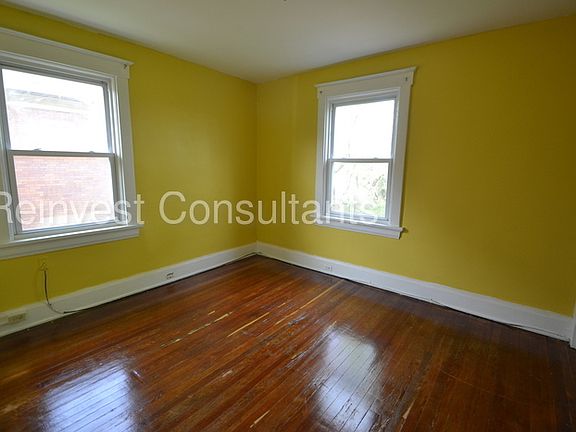 3rd image of 3991 Parker Pl