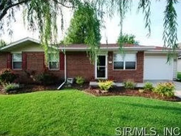 391 Douglas Ave, Mascoutah, IL 62258