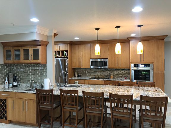 Kitchen /wet bar 