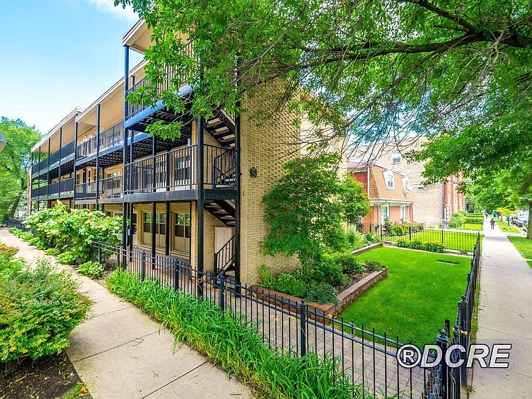 1922 W Pratt Blvd #C3 — Photo 7