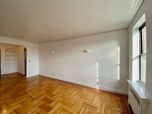 5th image of 116 Seaman Ave APT 6B