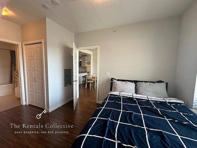 215 W 1st St #204 — Photo 9