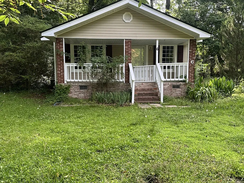 6 Windsor Dr
