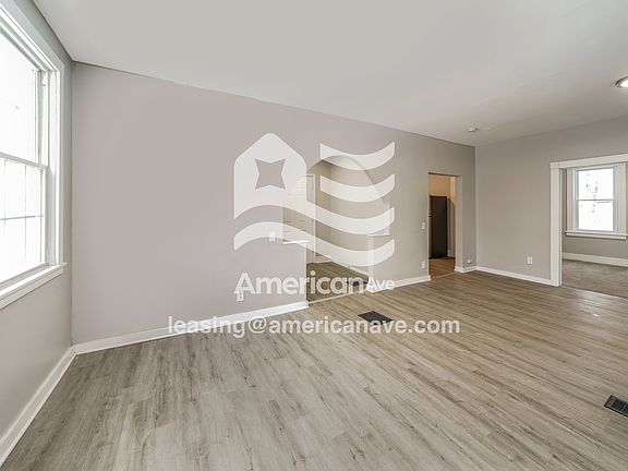 798056_003_wm_-_living_room_13483229.jpg