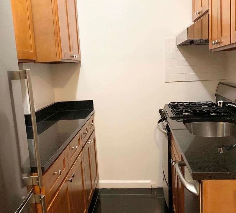 1st image of 120 E 62nd St #C4