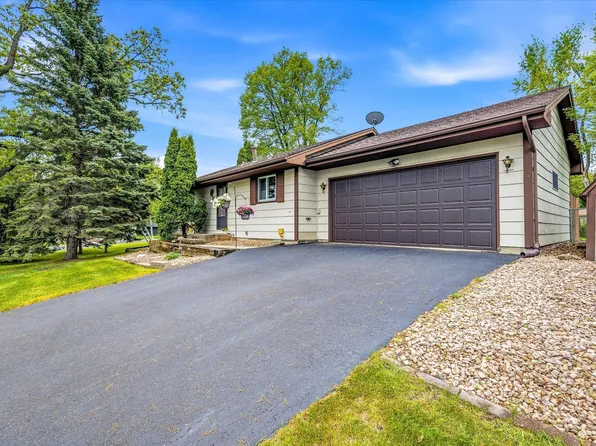 8435 Shadyview Ln N, Maple Grove, MN 55311