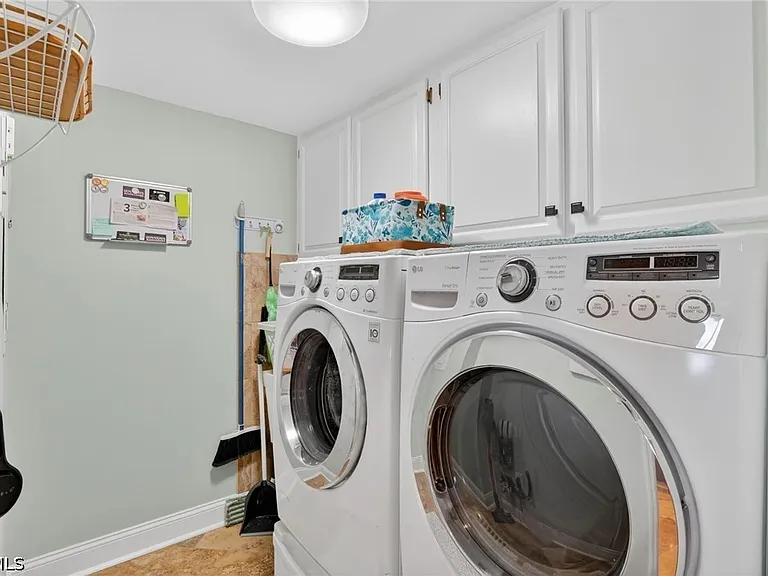 1900 Virginia Ave #802 — Photo 25