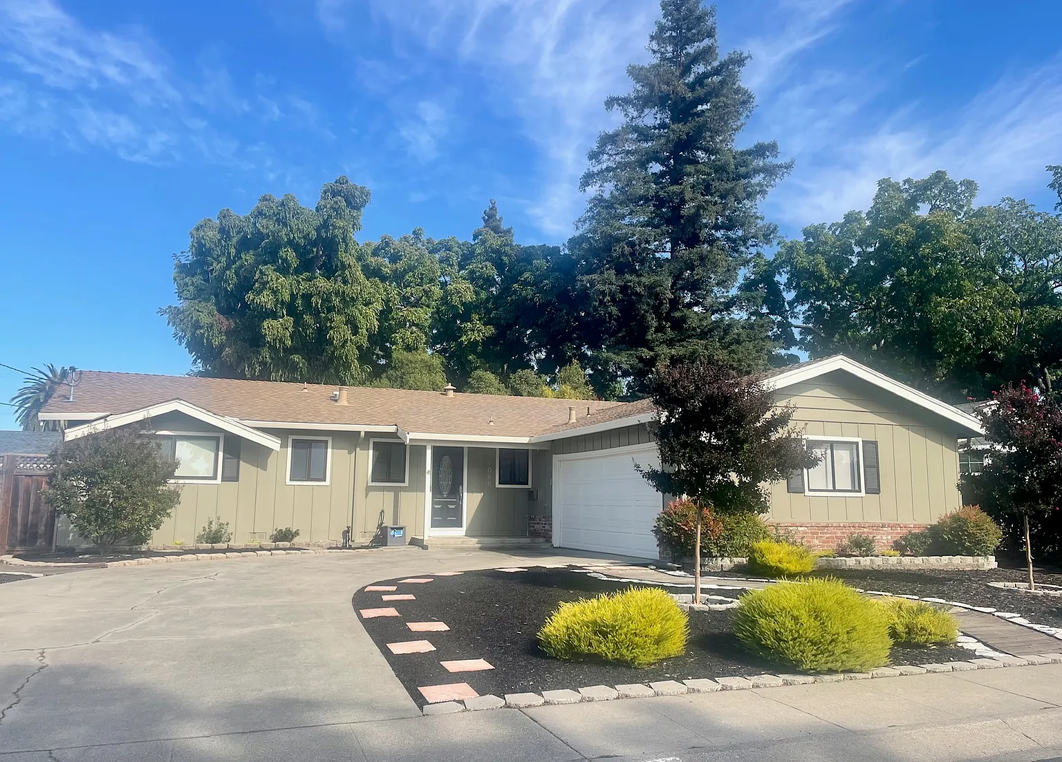 4068 Glendale Ave photo 1