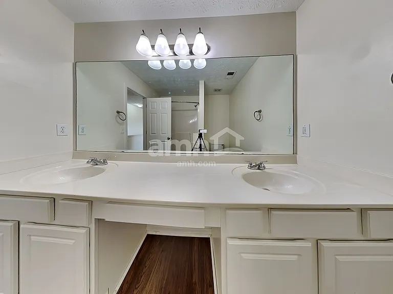 338 Park Creek Rdg — Photo 16