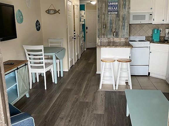 3rd image of 6102 Seawall Blvd #181