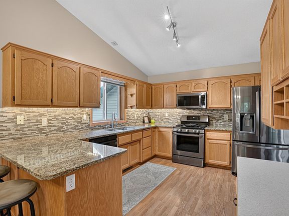 5th image of 2761 88th Ln NE
