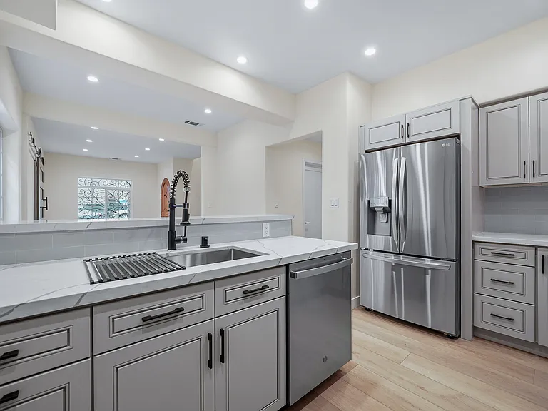 918 Hilldale Ave — Photo 5