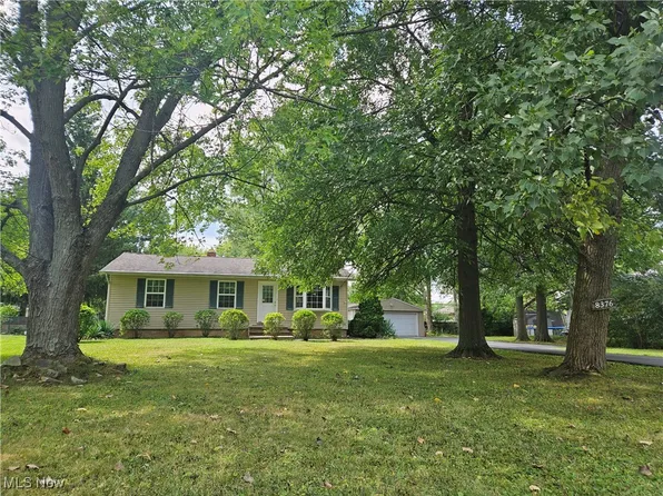 8376 Priem Rd, Strongsville, OH 44149