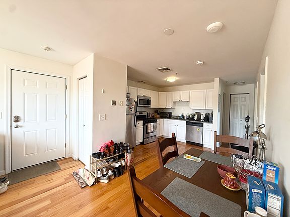 4th image of 660 Cambridge St APT 402