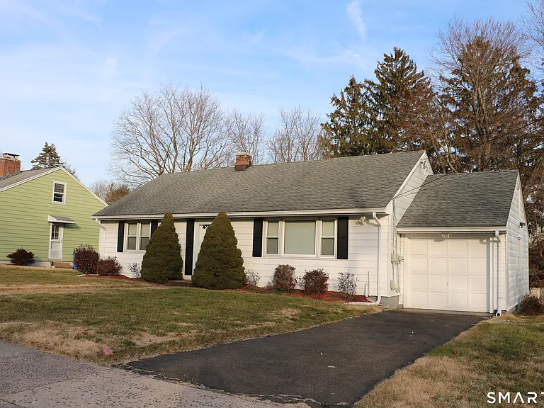 69 Rentell Rd — Photo 3