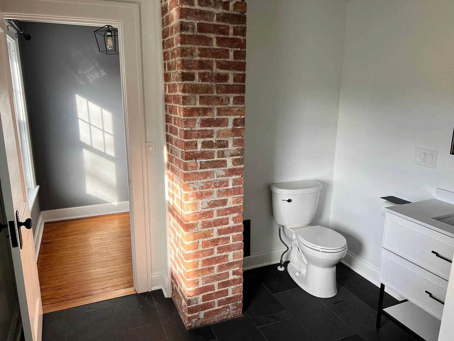 3 bed, 1.5 bath, 1772 sqft, $2,000 — Photo 2