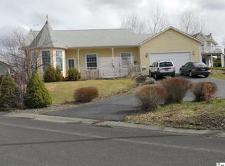 101 Valley View Dr, Troy, ID 83871