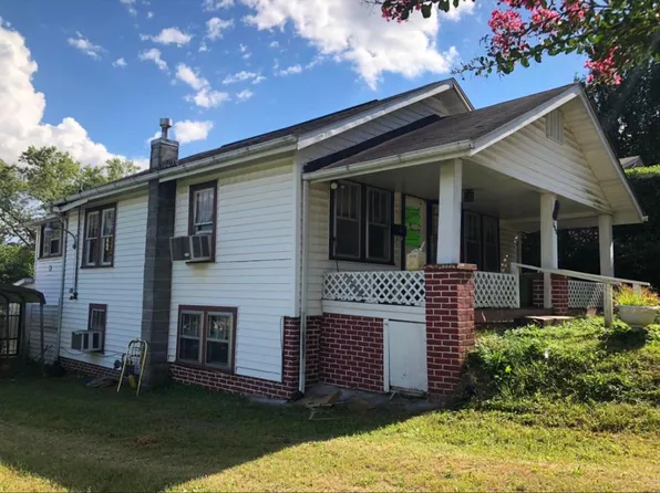 720 Chilhowee St, Harriman, TN 37748