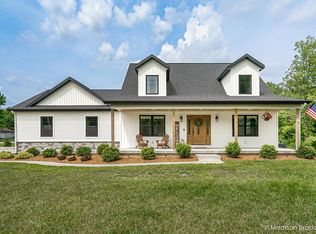 2375 Melby St, Casnovia, MI 49318