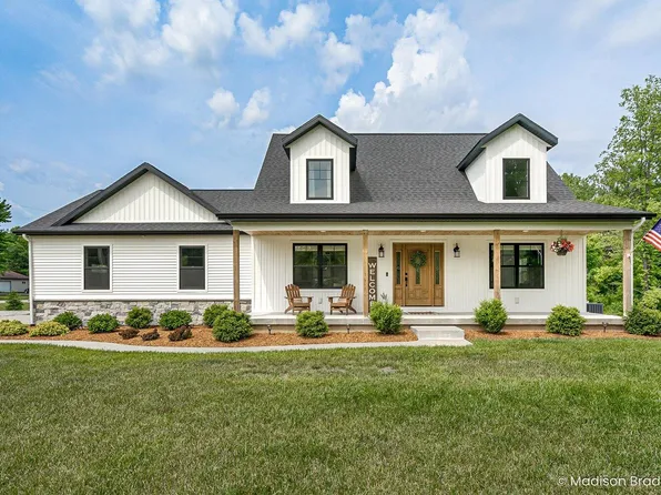 2375 Melby St, Casnovia, MI 49318