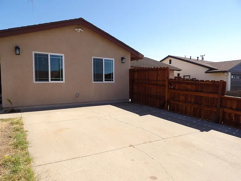 1108 W Hickory Ave #A — Photo 16