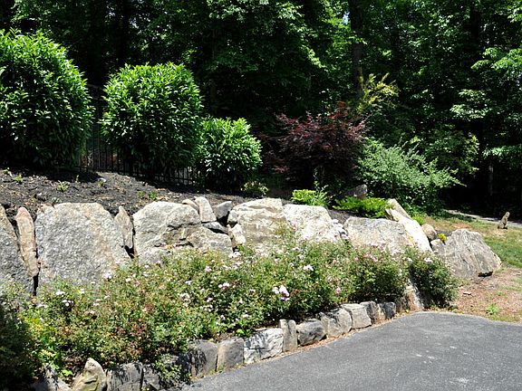 4th image of 5801 Meadow Glen Dr