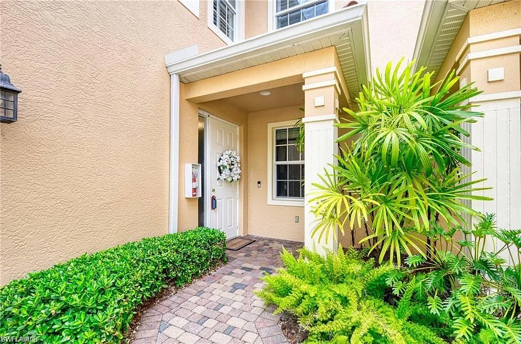 2 bed, 2.0 bath, 2160 sqft, $7,500 — Photo 3