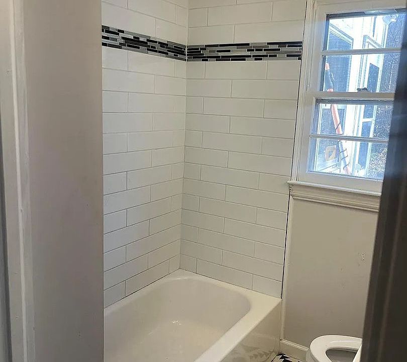 2nd image of 69 Parksville Rd #16