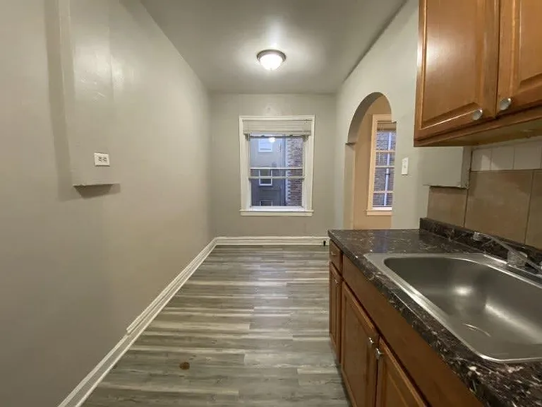 3935 W Diversey — Photo 12