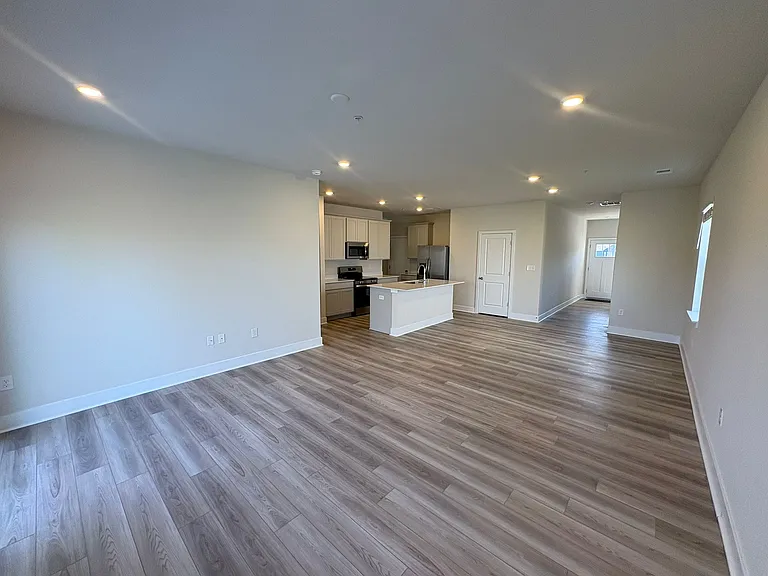 1684 Lake Placid Dr #1 — Photo 4
