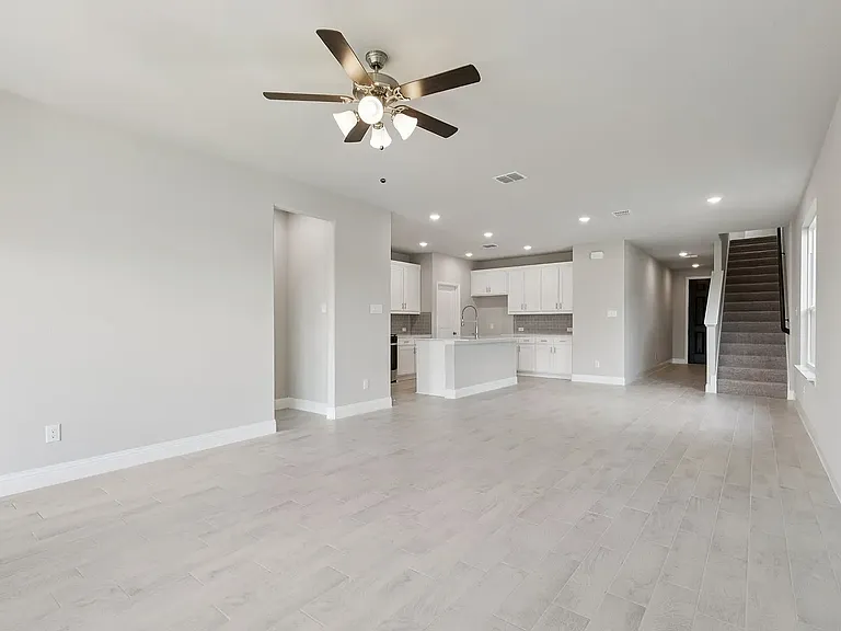 704 Santa Lucia Dr — Photo 7