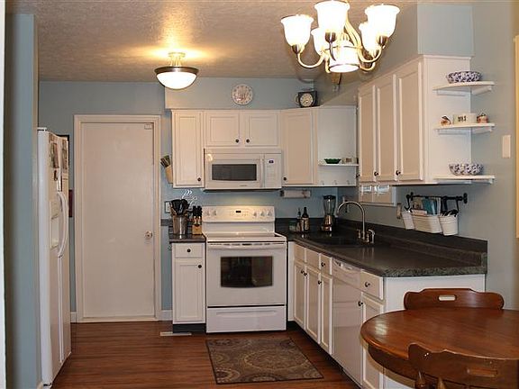 5th image of 1777 Amarillo Dr