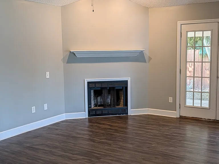 540 Linda St — Photo 9