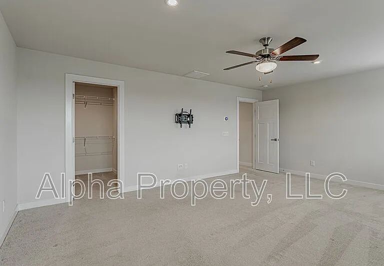 921 Saint Elmos Ct — Photo 27