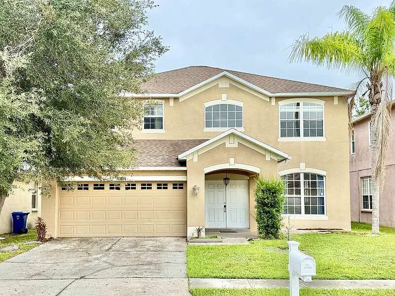 4 bed, 3.0 bath, 2516 sqft, $3,095 — Photo 2