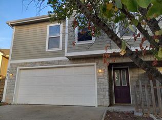 4964 Stoneback Dr, Lawrence, KS 66047