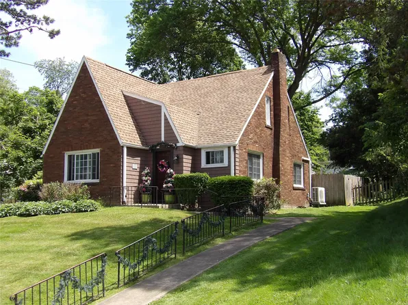 1115 Chestnut Hill Dr, Erie, PA 16509
