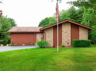 5 Caudie Dr, Poughkeepsie, NY 12603