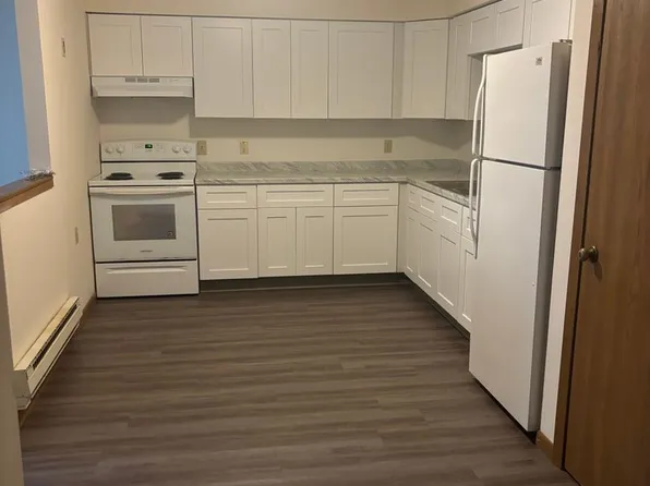 202 N Brookwood Dr #202, Mount Horeb, WI 53572