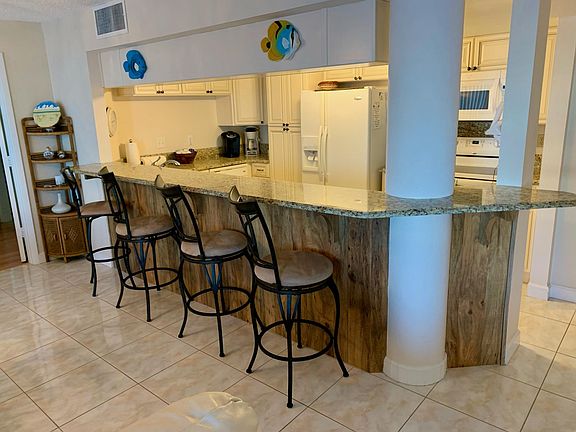 3rd image of 3831 S Atlantic Ave APT 501