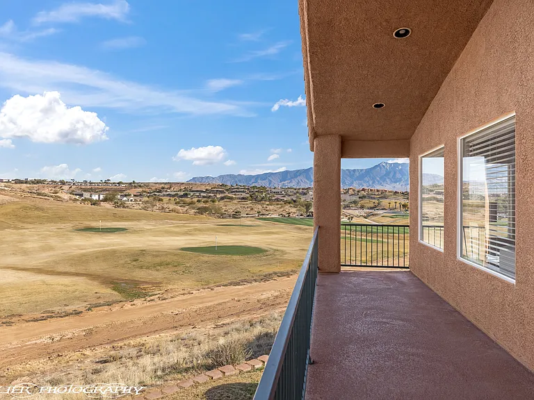 241 Palmer Ln — Photo 25