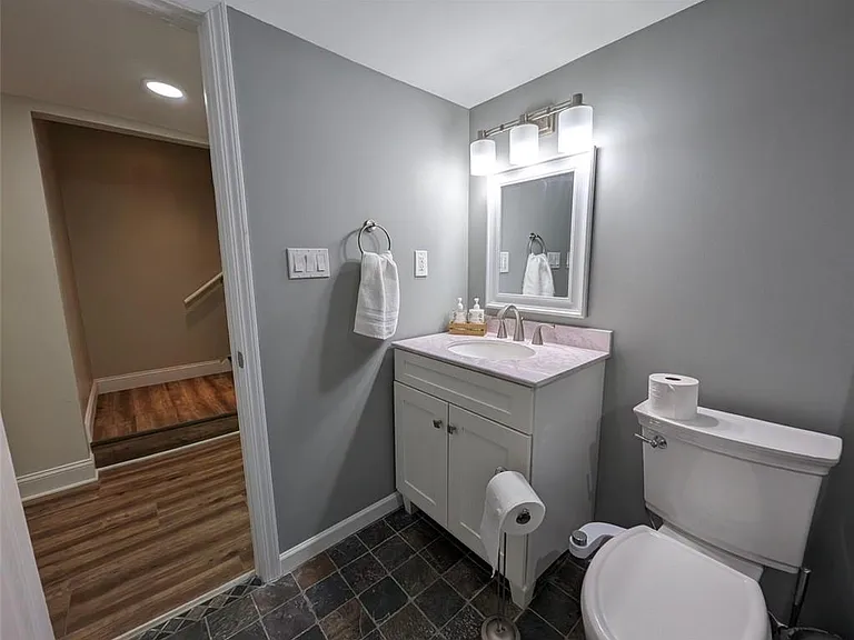 1303 Colony Dr #C — Photo 10