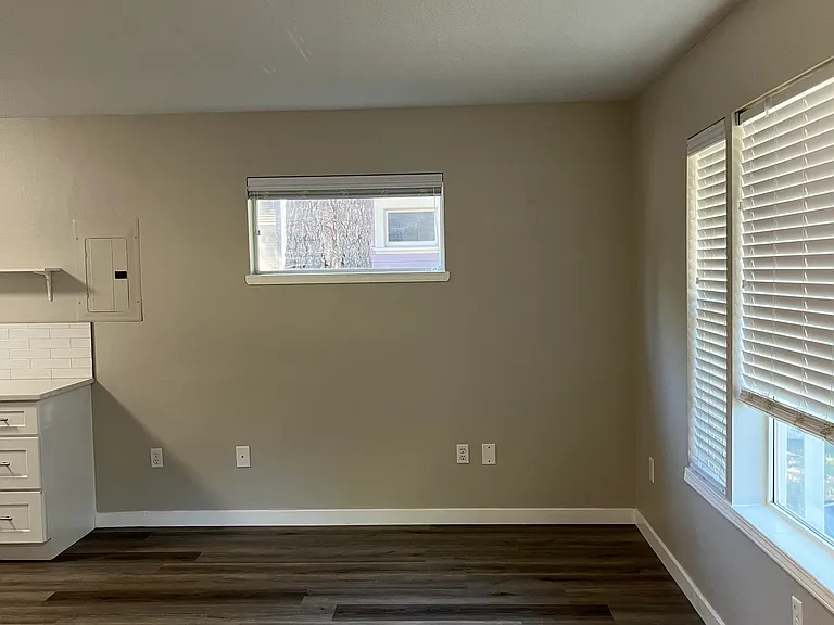 3619 N Missouri Ave — Photo 5