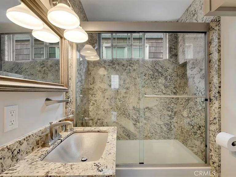 2808 W Oceanfront — Photo 27
