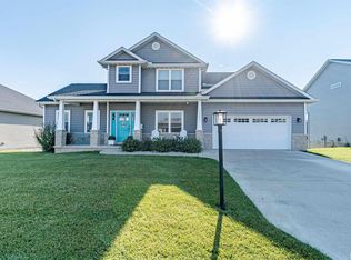 1301 Hampton Rd, Washington, IL 61571