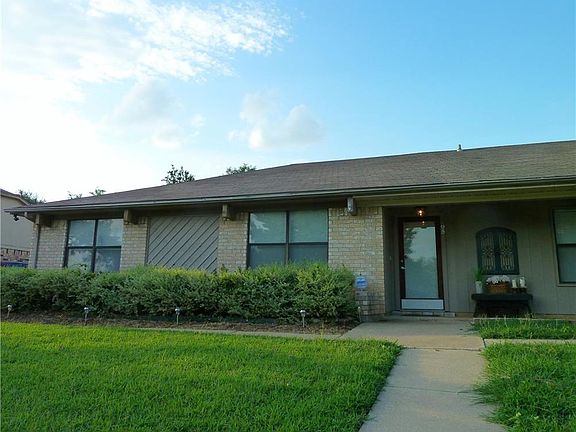 3rd image of 205 Stony Creek Dr