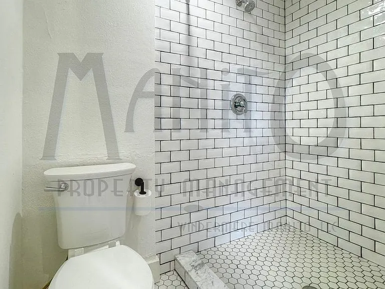1721 W Riverside Ave — Photo 12
