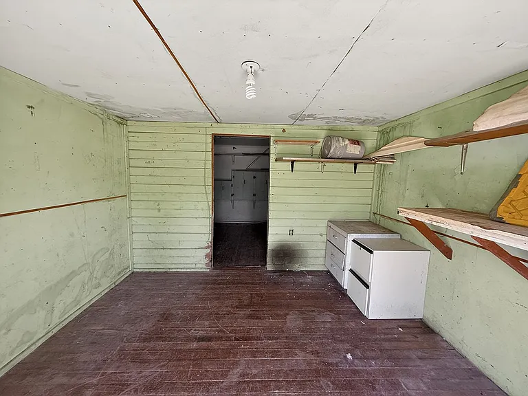 216 Rollins St — Photo 31