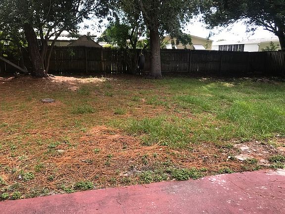 5th image of 1016 Lake Palms Dr