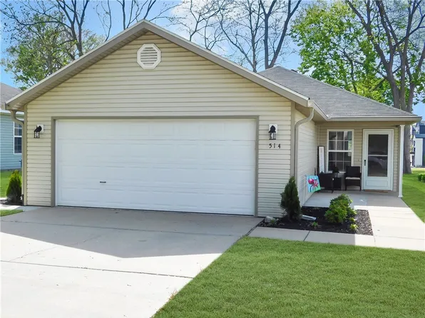 514 SE D St, Bentonville, AR 72712